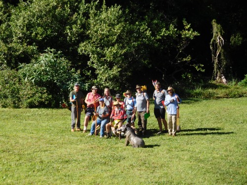 2 groups of Sunday archers